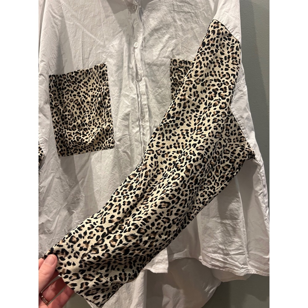 POL Cheetah Print Long Sleeve Button Down Shirt White Pockets Oversized Size L - Picture 4 of 10